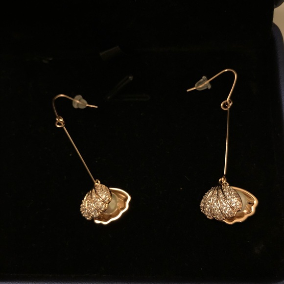 Earring - Picture 2 of 5